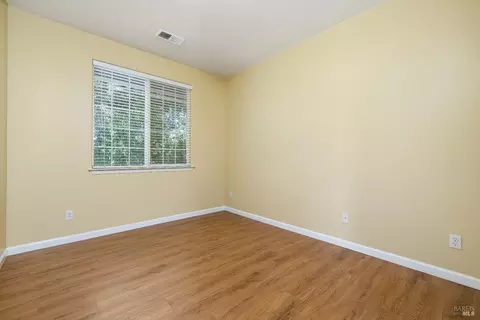 Bedroom - 520 Morgan Woods Ct, Windsor, CA 95492 photo 6 of 6