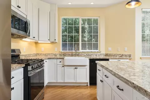 Kitchen - 520 Morgan Woods Ct, Windsor, CA 95492 photo 2 of 3