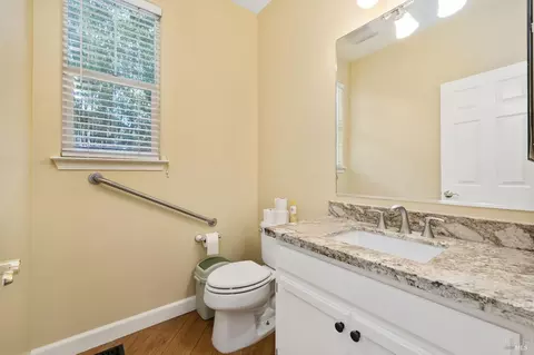Bath - 520 Morgan Woods Ct, Windsor, CA 95492 photo 1 of 3