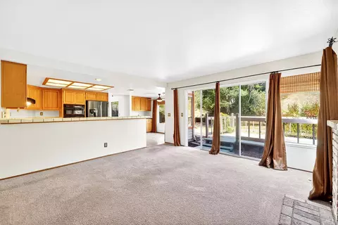 Living - 908 S Regatta Dr, Vallejo, CA 94591 photo 6 of 9