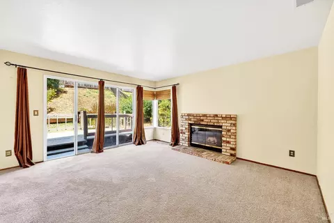Living - 908 S Regatta Dr, Vallejo, CA 94591 photo 5 of 9