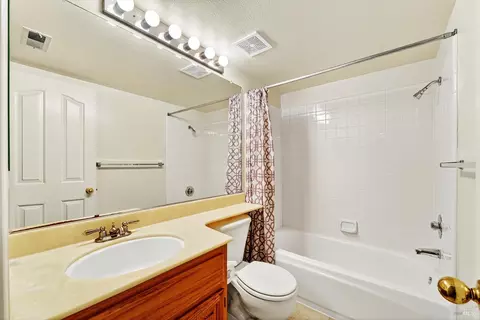 Bath - 908 S Regatta Dr, Vallejo, CA 94591 photo 1 of 3