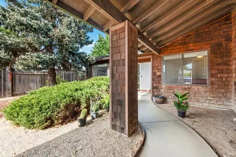 320 Serrano Ct, Fairfield, CA 94533