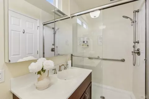 Bath - 85 Buckingham Dr, Moraga, CA 94556 photo 2 of 5