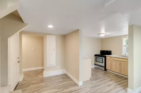 Entry Way - 615 Central Ave, Vallejo, CA 94590 photo 5 of 8
