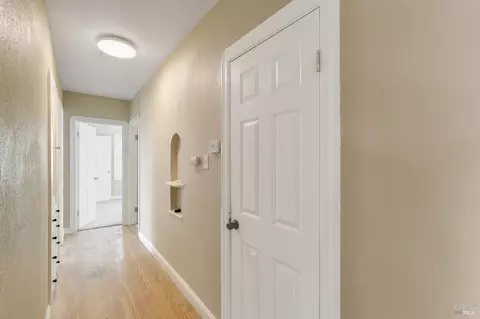 Entry Way - 615 Central Ave, Vallejo, CA 94590 photo 2 of 8