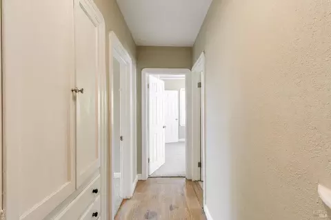 Entry Way - 615 Central Ave, Vallejo, CA 94590 photo 3 of 8