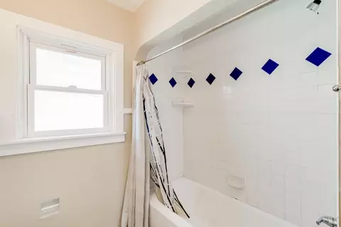 Bath - 615 Central Ave, Vallejo, CA 94590 photo 3 of 4