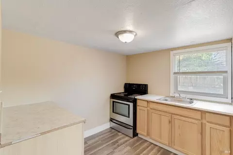 Kitchen - 615 Central Ave, Vallejo, CA 94590 photo 4 of 4