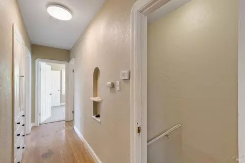 Entry Way - 615 Central Ave, Vallejo, CA 94590 photo 4 of 8