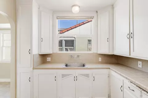 Kitchen - 615 Central Ave, Vallejo, CA 94590 photo 2 of 4