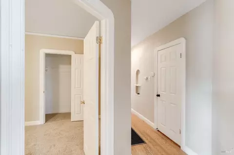 Entry Way - 615 Central Ave, Vallejo, CA 94590 photo 1 of 8