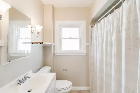 Bath - 615 Central Ave, Vallejo, CA 94590 photo 2 of 4