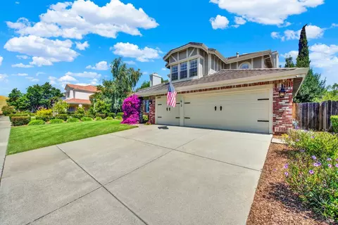 Exterior - 3242 Banff Dr, Fairfield, CA 94534 photo 4 of 23