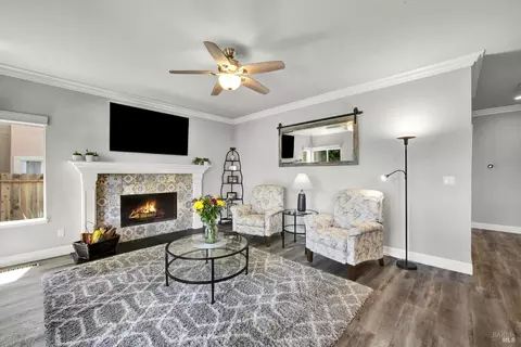 Living - 3242 Banff Dr, Fairfield, CA 94534 photo 4 of 6