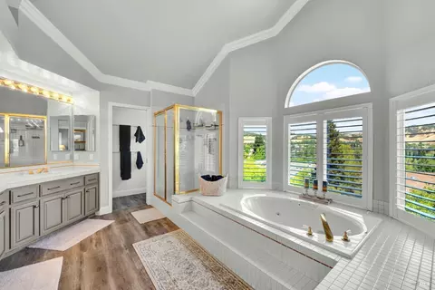 Bath - 3242 Banff Dr, Fairfield, CA 94534 photo 3 of 6