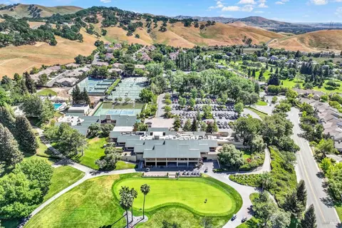 View/Area - 3242 Banff Dr, Fairfield, CA 94534 photo 6 of 9