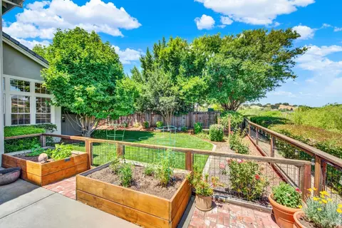 Exterior - 3242 Banff Dr, Fairfield, CA 94534 photo 14 of 23