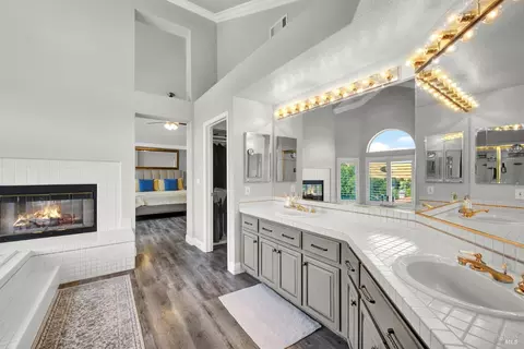 Bath - 3242 Banff Dr, Fairfield, CA 94534 photo 4 of 6