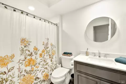 Bath - 3242 Banff Dr, Fairfield, CA 94534 photo 1 of 6