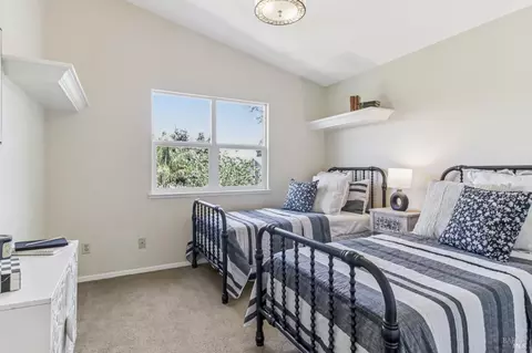 Bedroom - 8350 Dorfman Dr, Cotati, CA 94931 photo 4 of 6