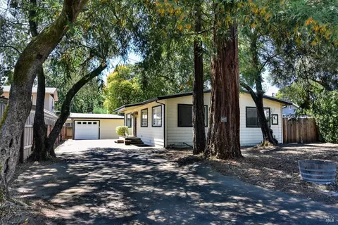 612 Cherry Ave, Sonoma, CA 95476