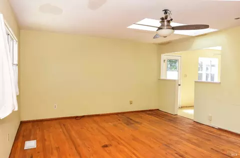 Living - 612 Cherry Ave, Sonoma, CA 95476 photo 2 of 3