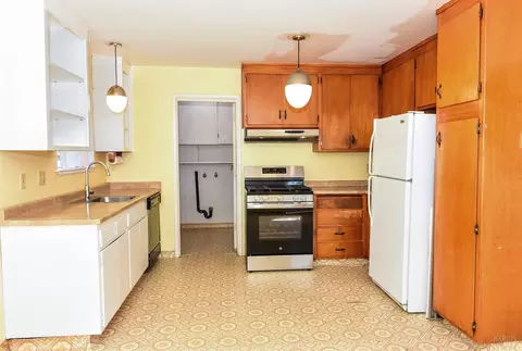 Kitchen - 612 Cherry Ave, Sonoma, CA 95476 photo 3 of 3