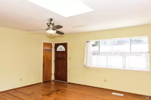 Living - 612 Cherry Ave, Sonoma, CA 95476 photo 3 of 3