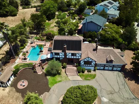 5243 Beaumont Way, Santa Rosa, CA 95409