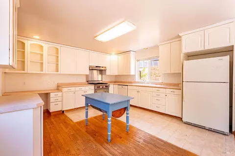 Kitchen - 44150 Nash Mill Rd, Philo, CA 95466 photo 2 of 4