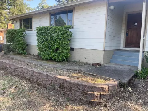 1625 Madrone Dr, Ukiah, CA 95482 photo 2