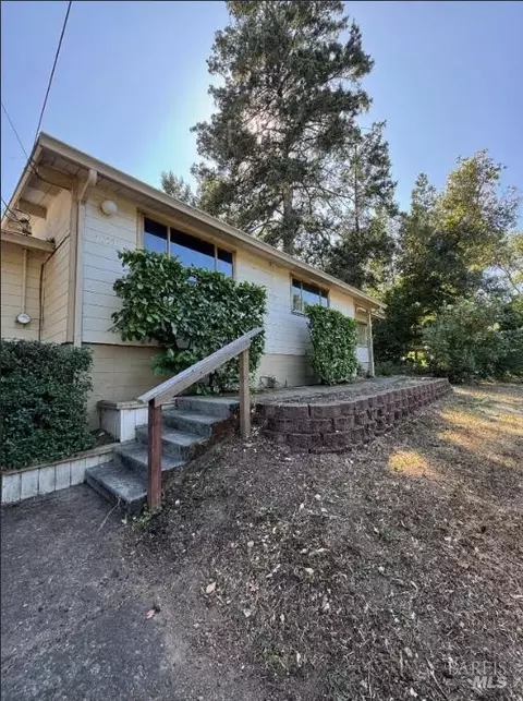 1625 Madrone Dr, Ukiah, CA 95482