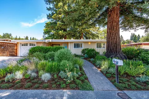 983 Glenwood Dr, Sonoma, CA 95476