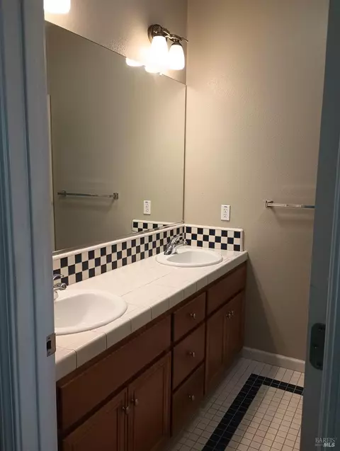 Bath - 8917 San Ramon Rd, Dublin, CA 94568 photo 9 of 9
