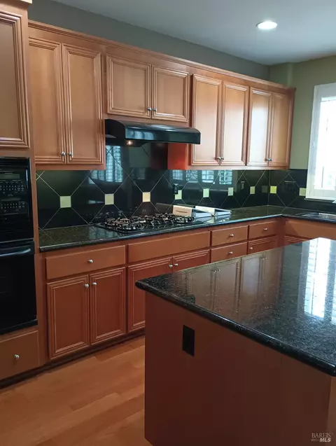 Kitchen - 8917 San Ramon Rd, Dublin, CA 94568 photo 4 of 5
