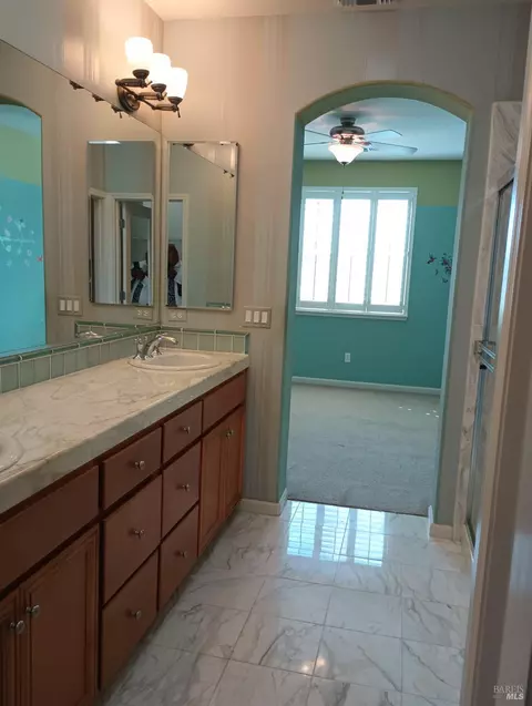 Bath - 8917 San Ramon Rd, Dublin, CA 94568 photo 5 of 9