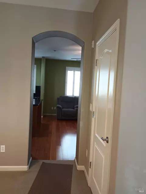 Entry Way - 8917 San Ramon Rd, Dublin, CA 94568 photo 3 of 5