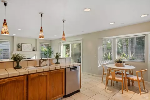 706 Natalie Dr, Windsor, CA 95492 photo 14