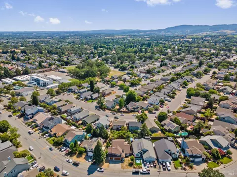 706 Natalie Dr, Windsor, CA 95492 photo 51