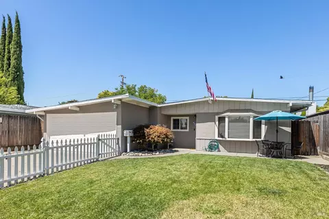 206 Arbor St, Vacaville, CA 95688 photo 3