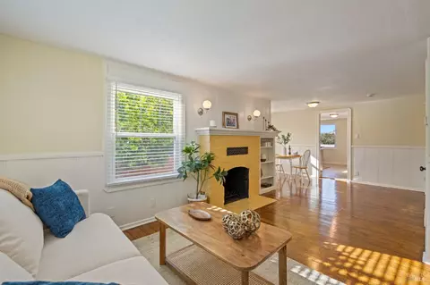 Living - 855 Benicia Rd, Vallejo, CA 94591 photo 1 of 6