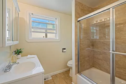 Bath - 855 Benicia Rd, Vallejo, CA 94591 photo 2 of 5