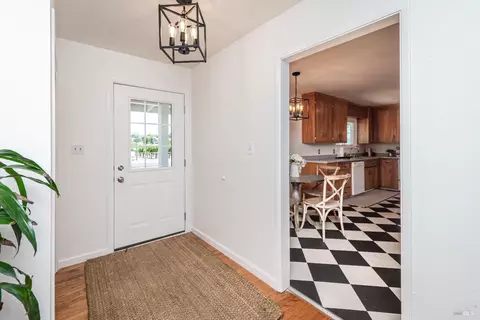 Entry Way - 1007 Sunset Rd, Napa, CA 94558 photo 2 of 2