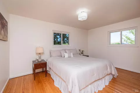 Bedroom - 1007 Sunset Rd, Napa, CA 94558 photo 6 of 9