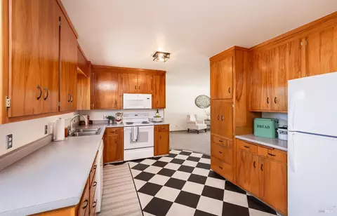 Kitchen - 1007 Sunset Rd, Napa, CA 94558 photo 3 of 9