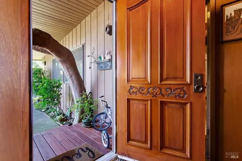 Entry Way - 117 Raines Ct, Vallejo, CA 94591 photo 1 of 1