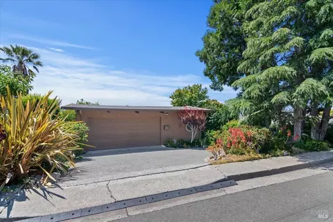 Exterior - 117 Raines Ct, Vallejo, CA 94591 photo 4 of 10