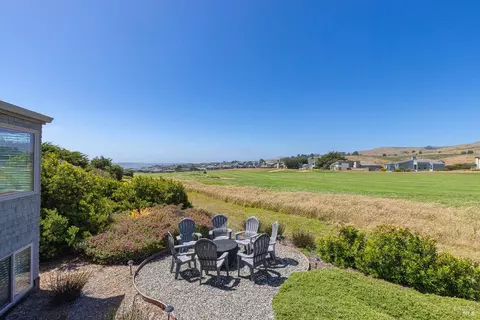 Exterior - 221 Condor Ct, Bodega Bay, CA 94923 photo 2 of 4
