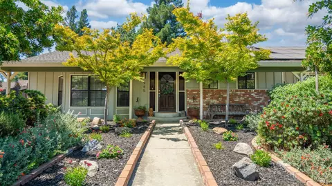945 Monique Way, Dixon, CA 95620 photo 3